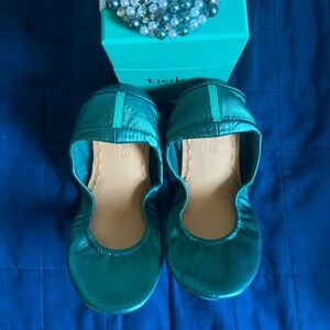 Tahitian Pearl Tieks NIB size 8